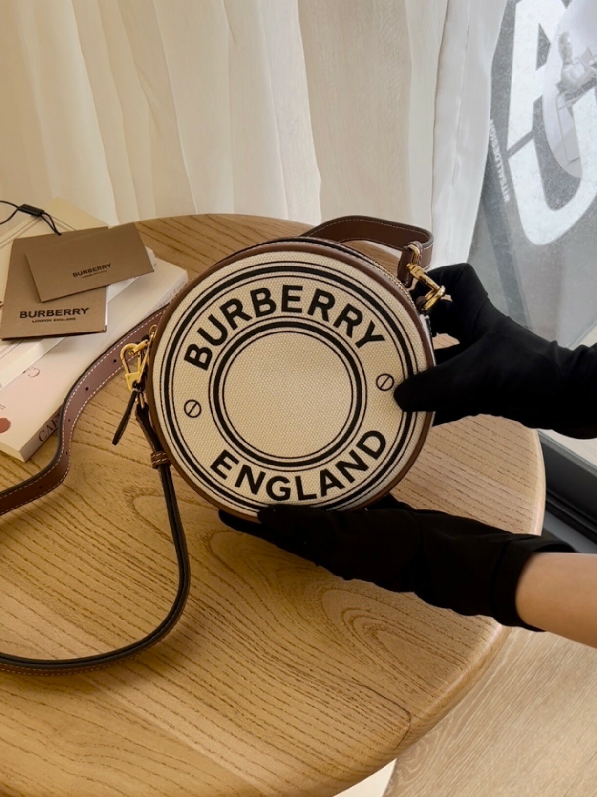 BURBERRY｜LOUISE圓餅包 白棕色