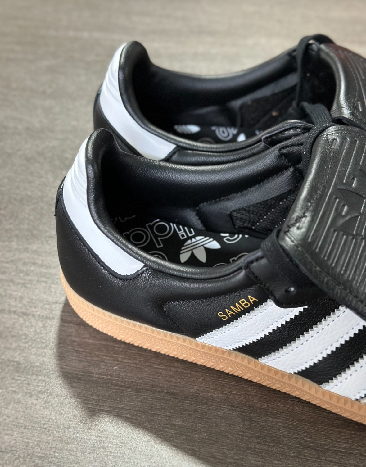 Adidas Originals Samba LT 黑白色 黑色 焦糖底 翻蓋 皮革 復古 德訓鞋 IG2010/預購