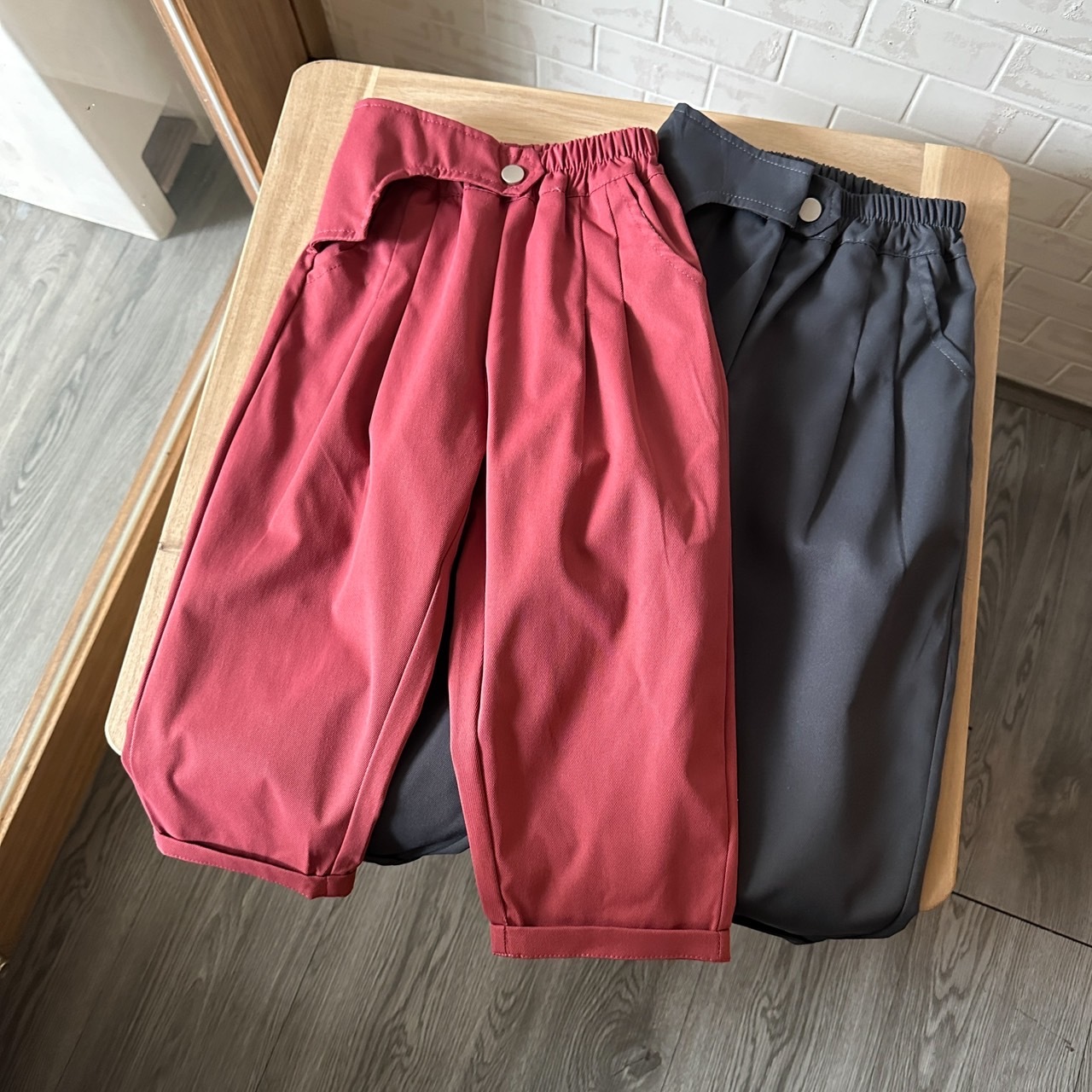 素面反摺輕薄長褲