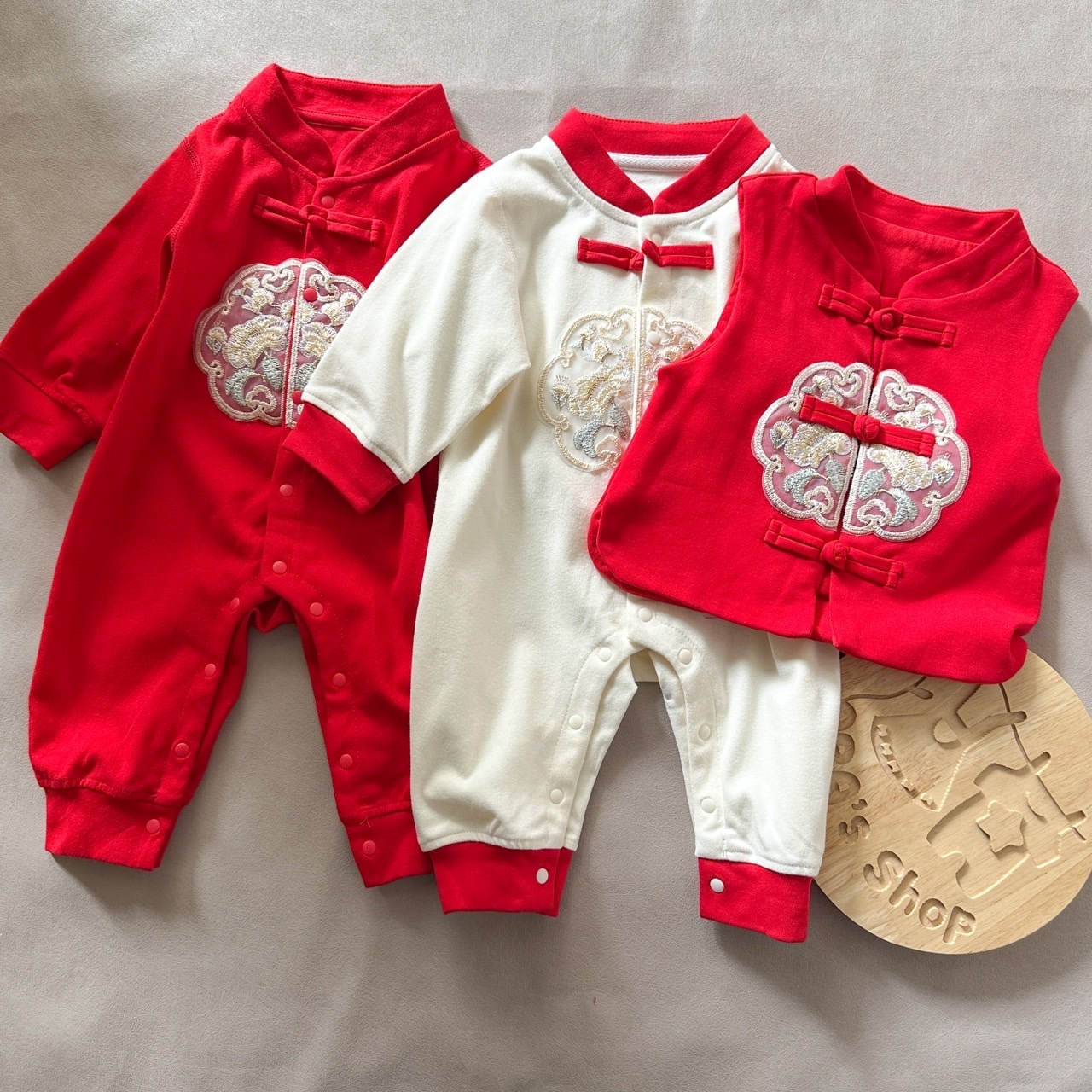 紅色中國風刺繡背心