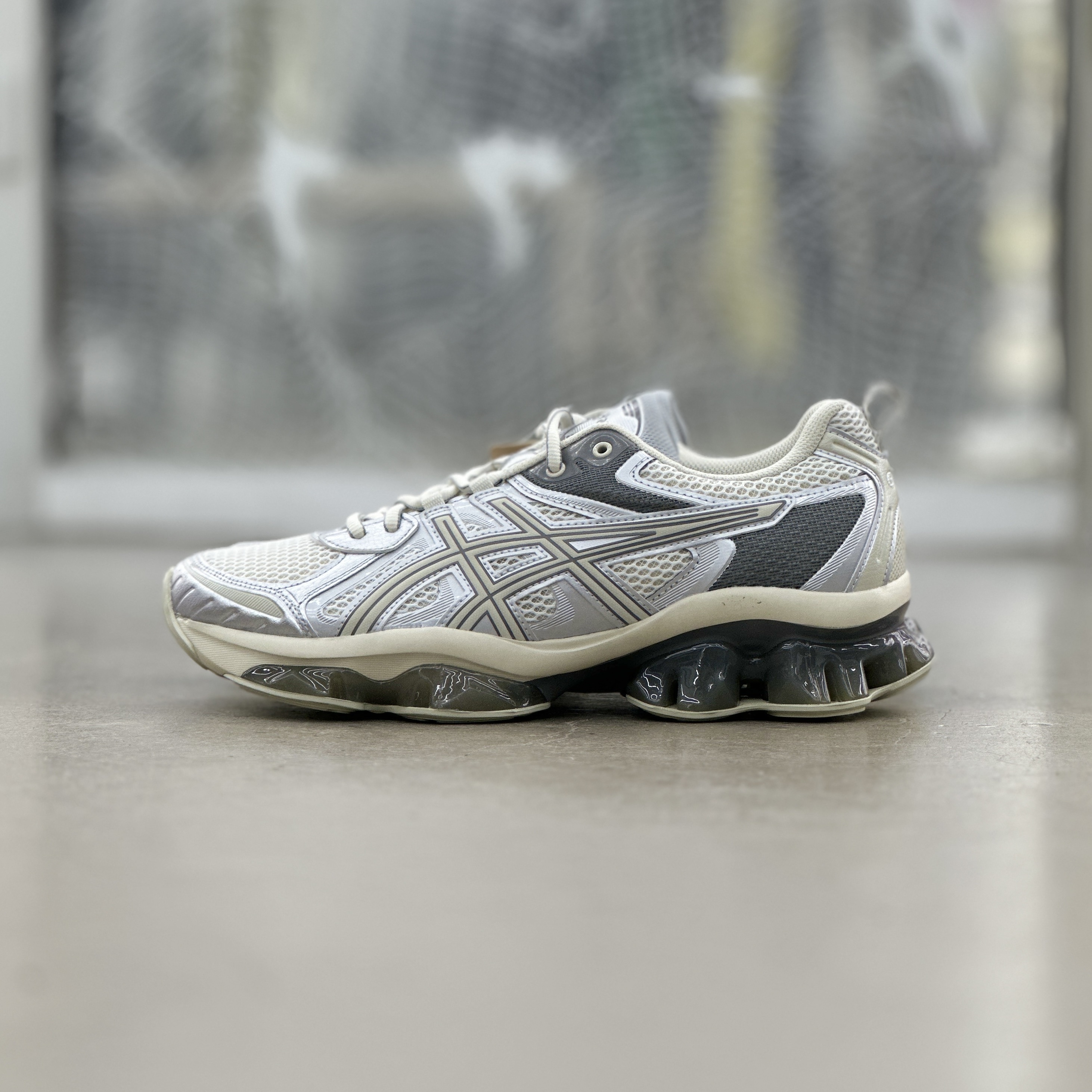 Asics Gel-Quantum Kinetic Light Dust l 1203A270101