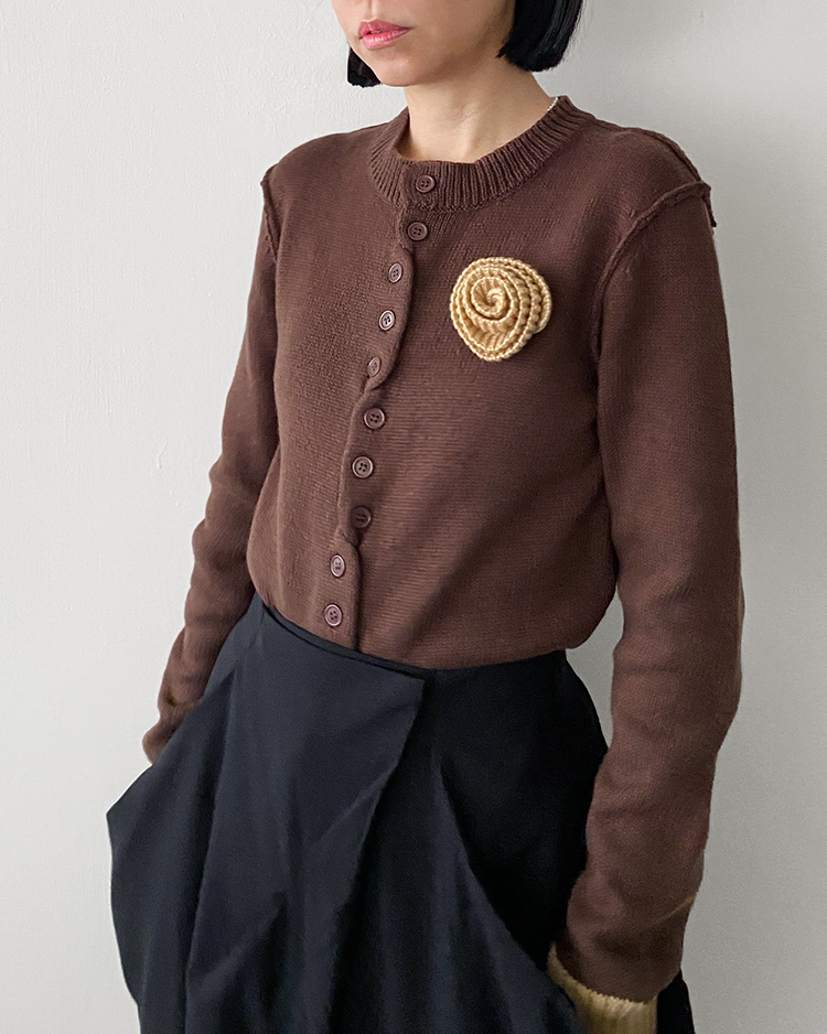 MFT-2652 小花開釦針織