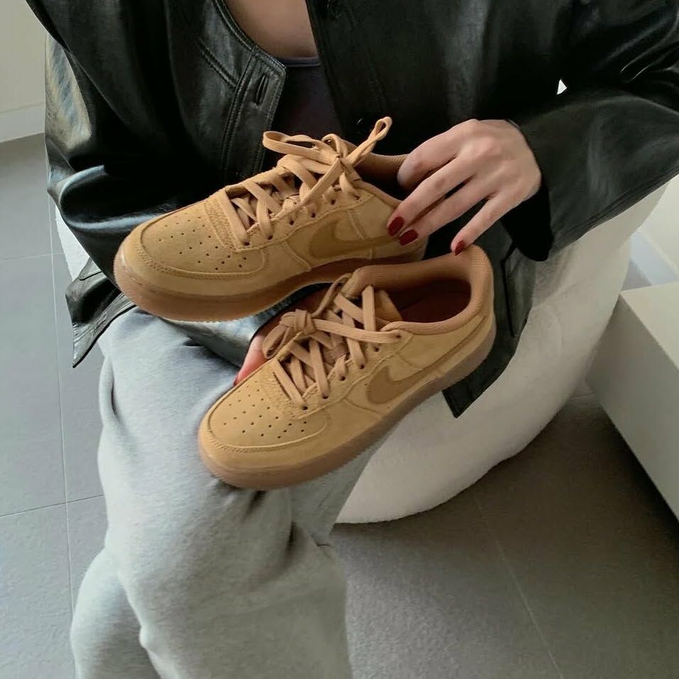 NIKE AIR FORCE 1 GS AF1 小麥色 卡其 焦糖底 大童鞋 HQ7476-700 / 預購