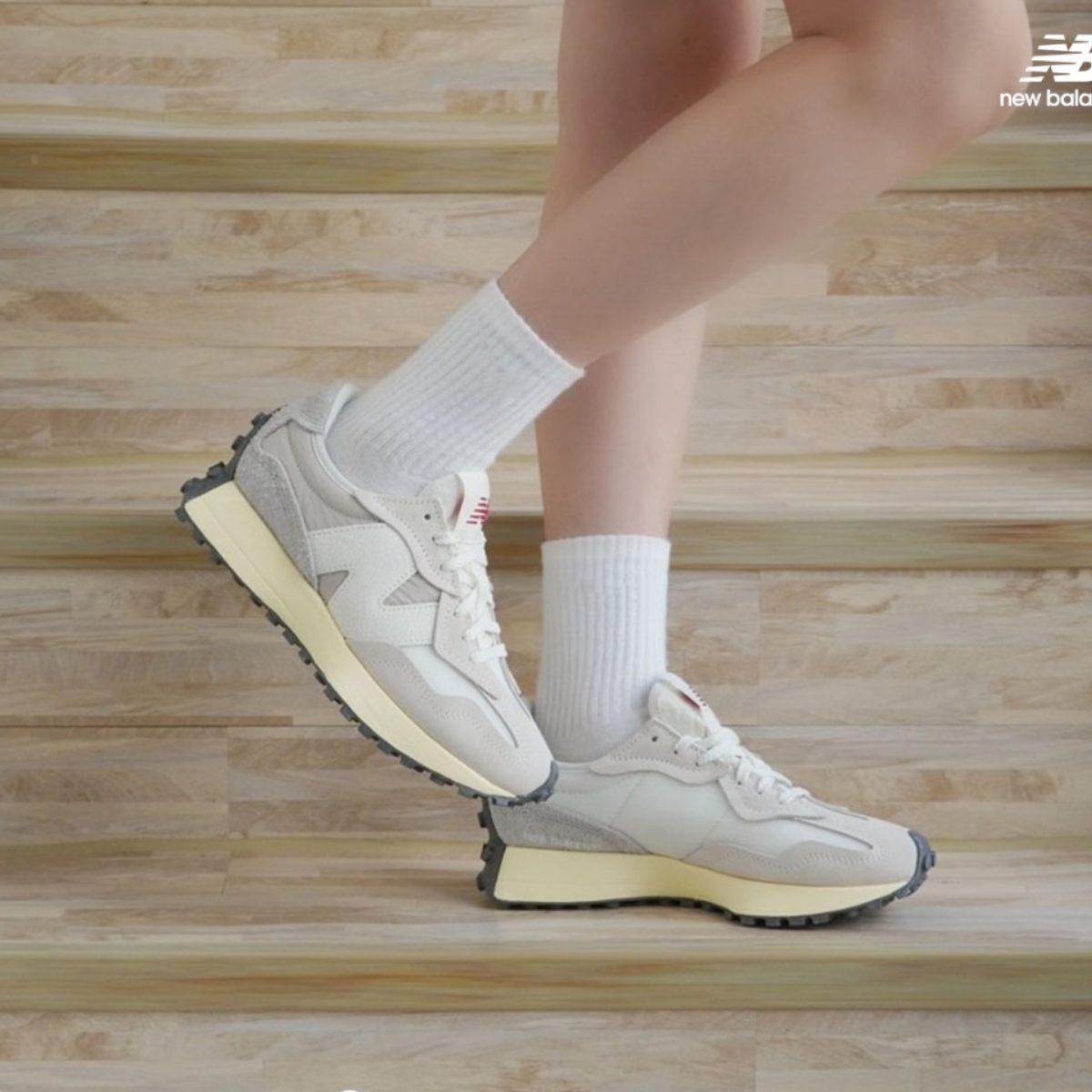 NEW BALANCE 327 奶油 海鹽灰杏 麂皮