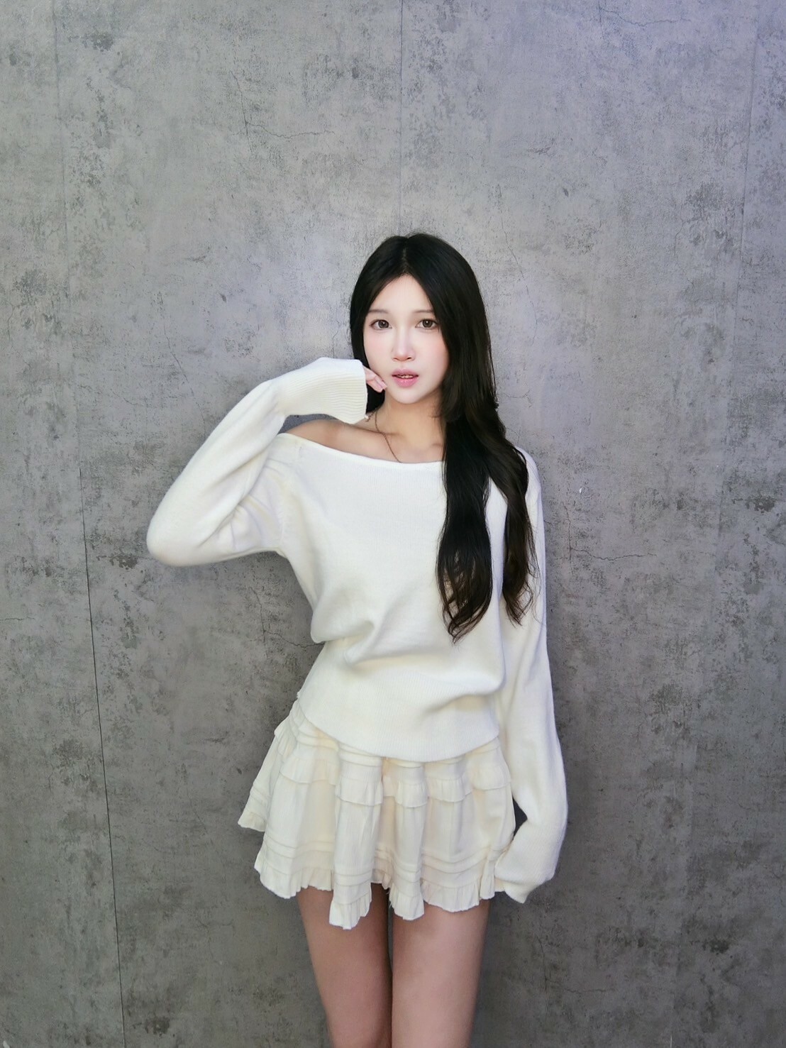 細針織質感收腰斜肩針織上衣