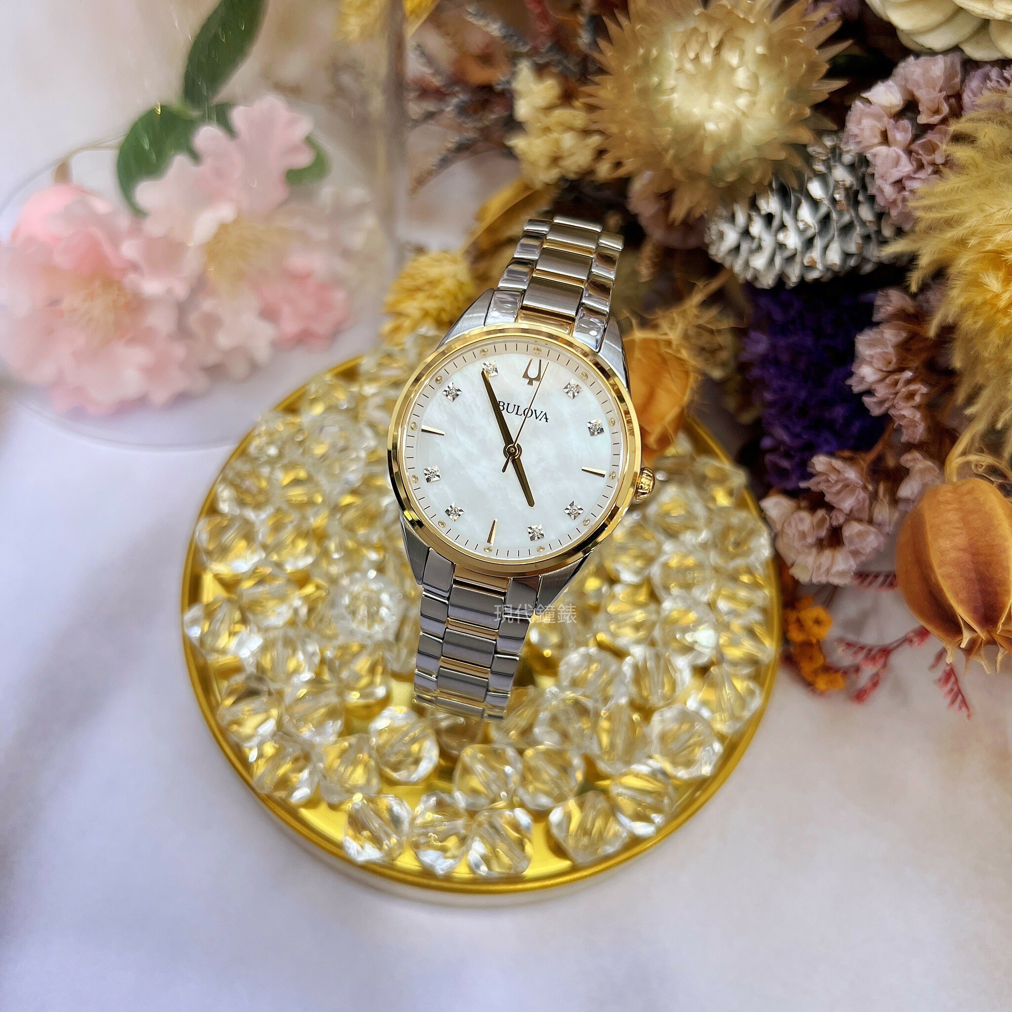 【BULOVA 寶路華】輕奢華晶鑽女腕錶98P184 32mm 現代鐘錶