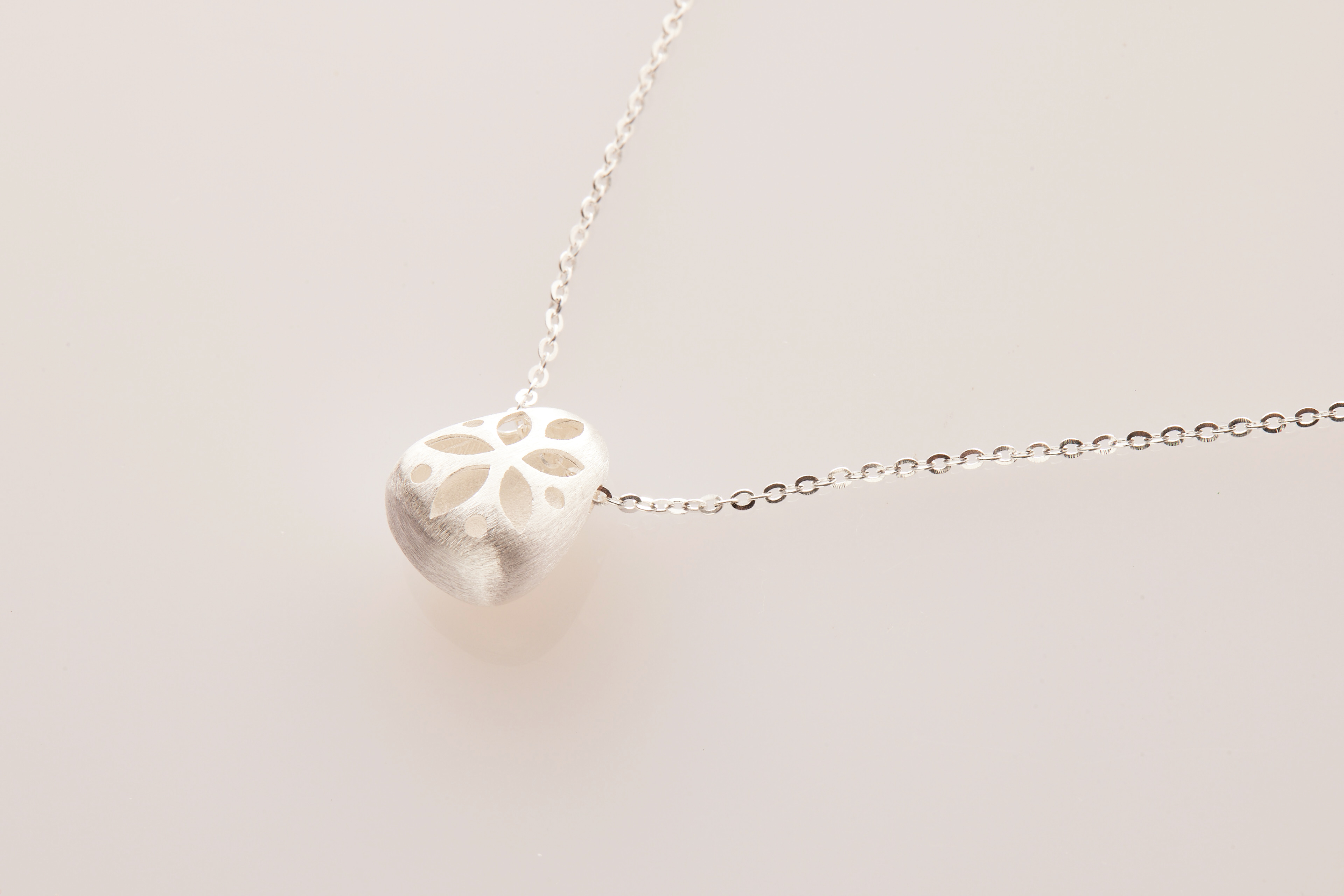 N844 | 純銀霧面蛋形項鍊