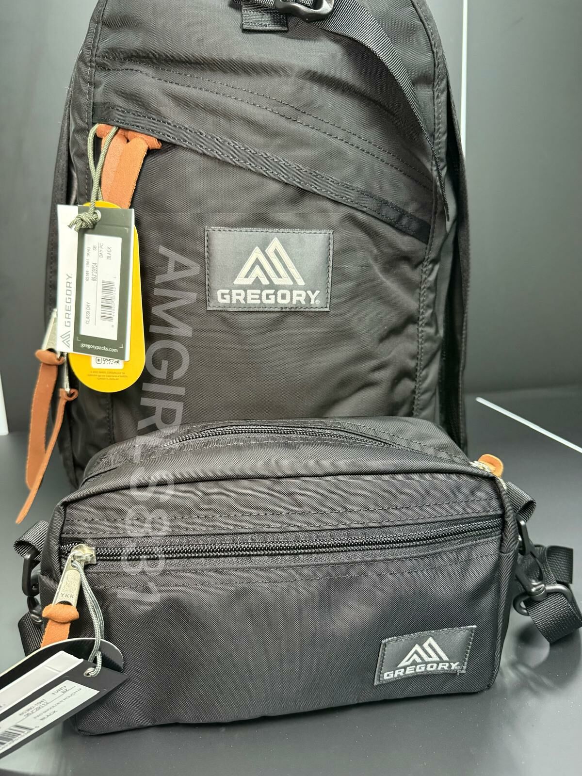 Gregory day pack black + GREGORY PADDED SHOULDER POUCH M black