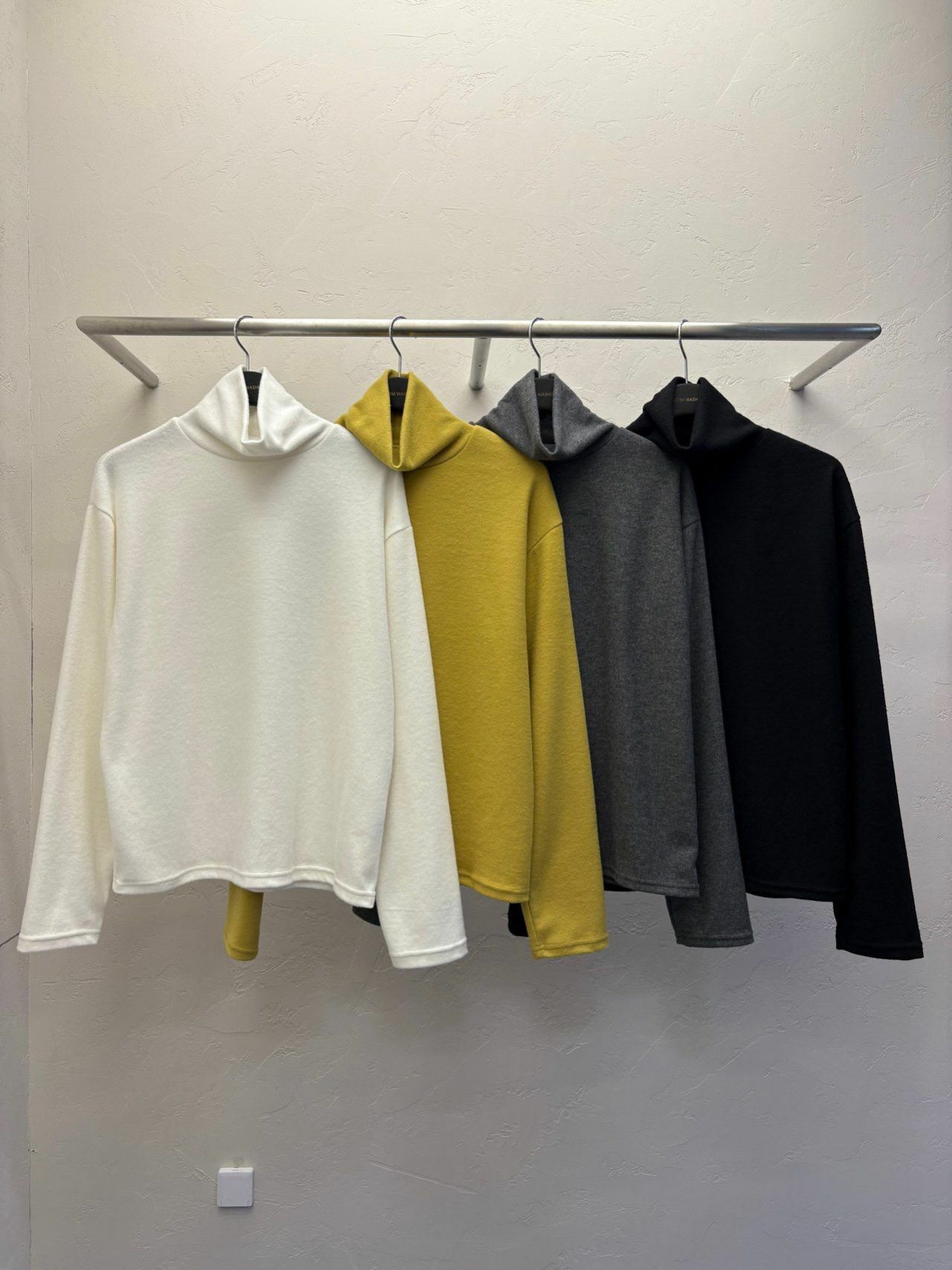 淨色樽領長袖衫 SCOPE-070T