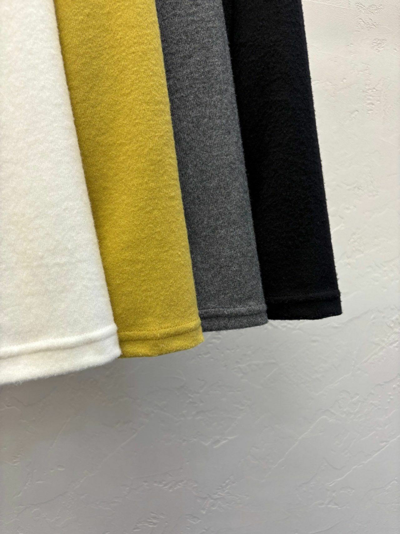 淨色樽領長袖衫 SCOPE-070T