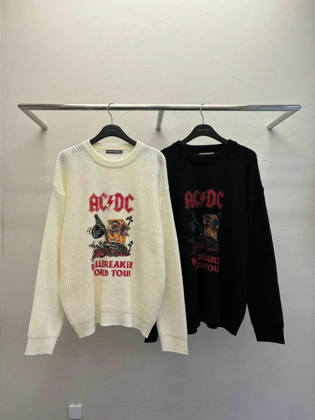 圓領英文字圖案針織衫 SCOPE-073T