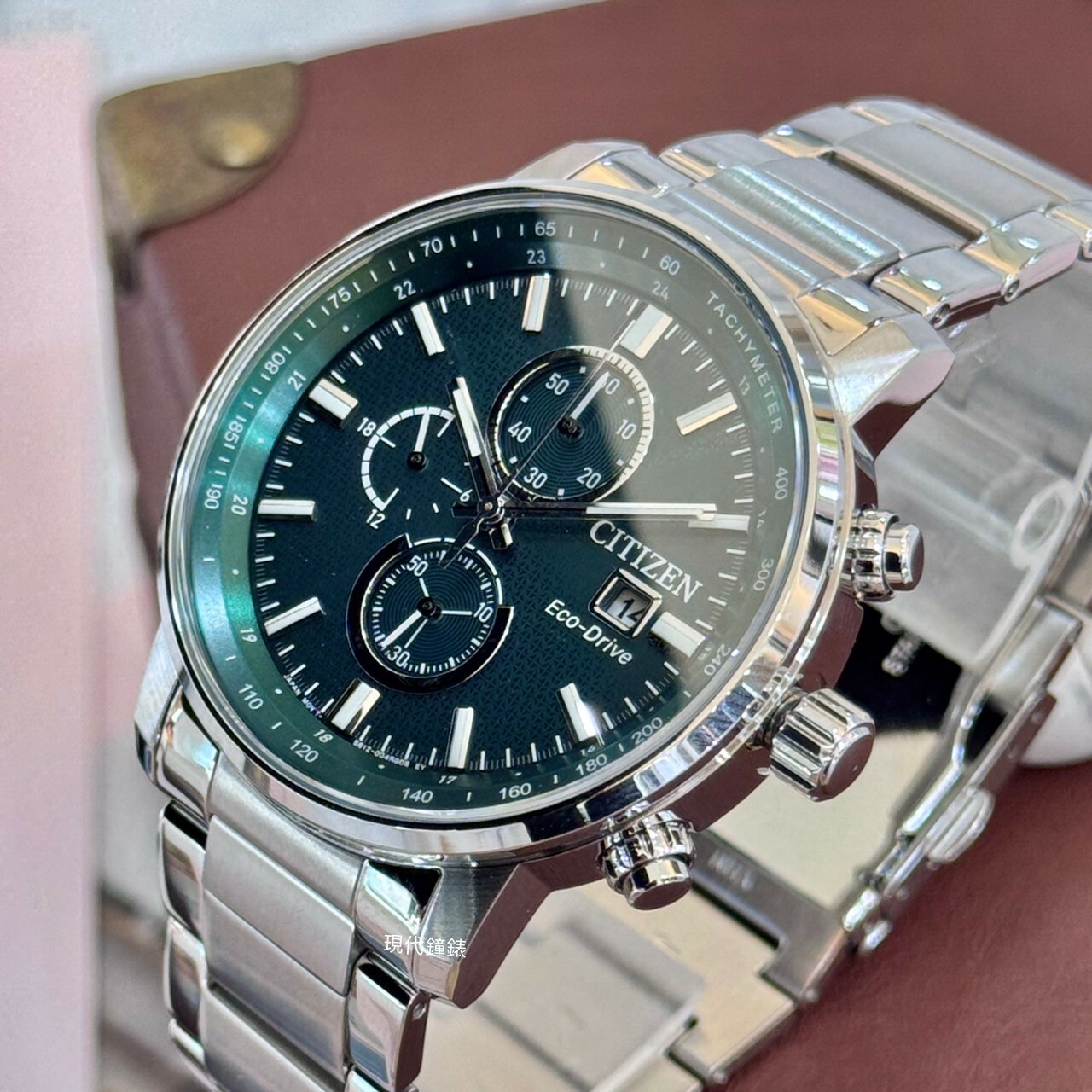 【CITIZEN 星辰】CHRONOGRAPH系列(銀色鋼帶綠色底面)CA0840-87X 43mm現代鐘錶
