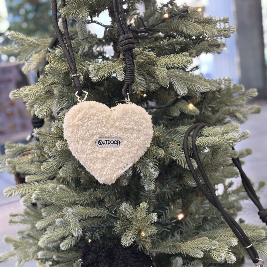 Outdoor Products x Basicks Mini Boa Heart Bag 日本限定 毛茸茸 愛心 小包
