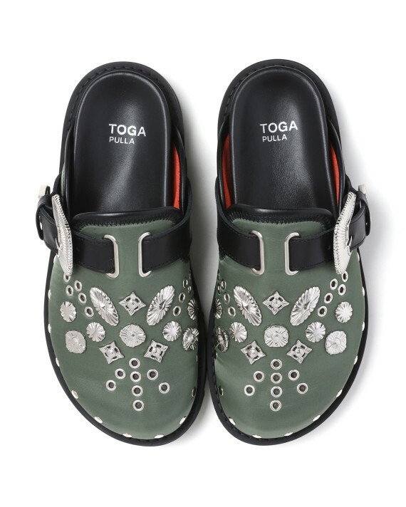 【Focus Store】預購 TOGA ARCHIVES Eyelet metal sabot mules "Army Green" 穆勒拖 淺綠