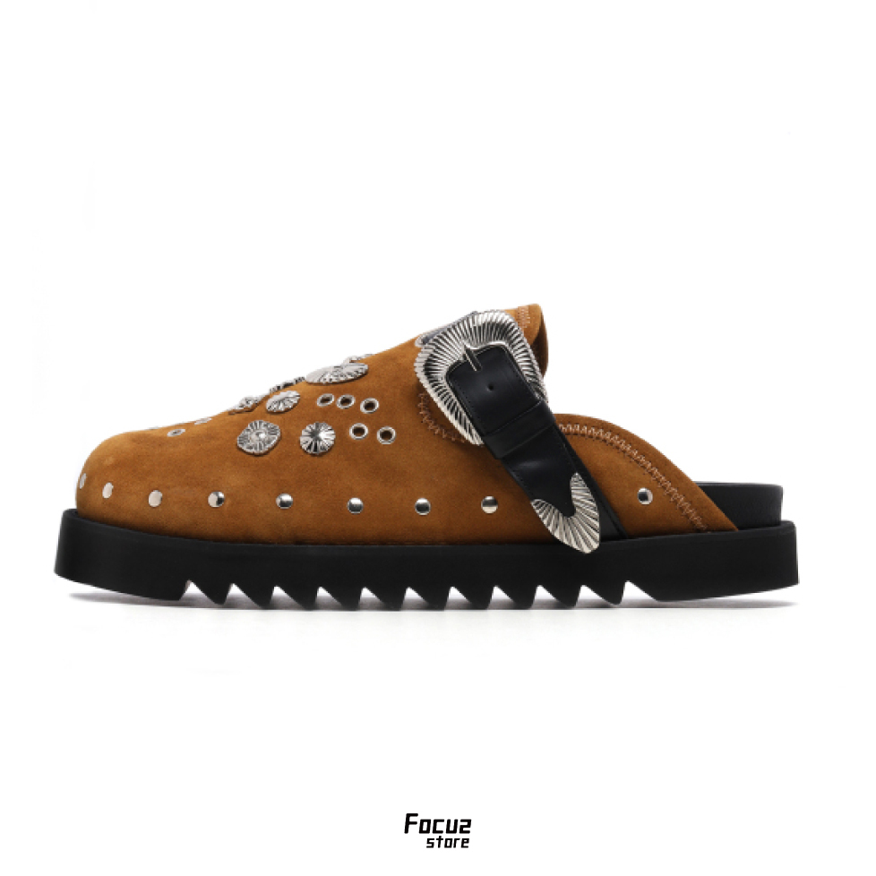 【Focus Store】預購 TOGA ARCHIVES Eyelet metal sabot mules "Coffee" 穆勒拖