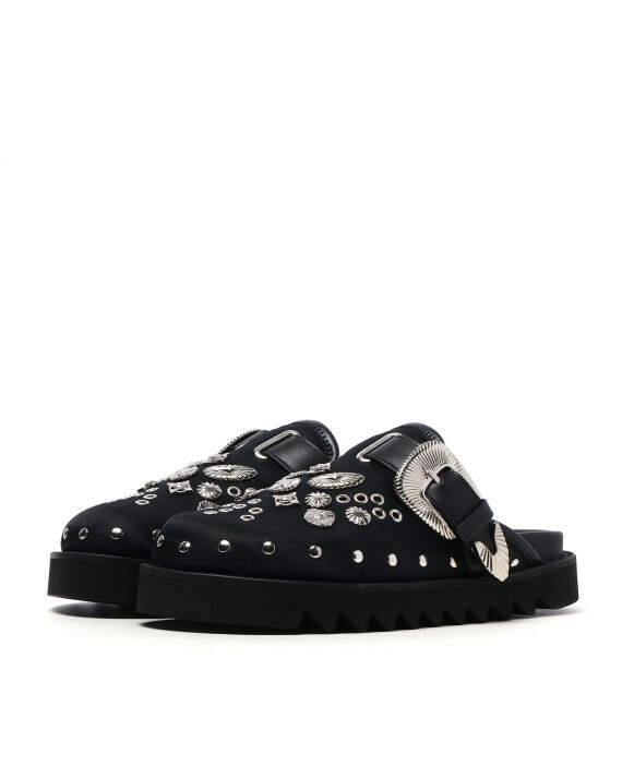 【Focus Store】預購 TOGA ARCHIVES Eyelet metal sabot mules "Black" 穆勒拖