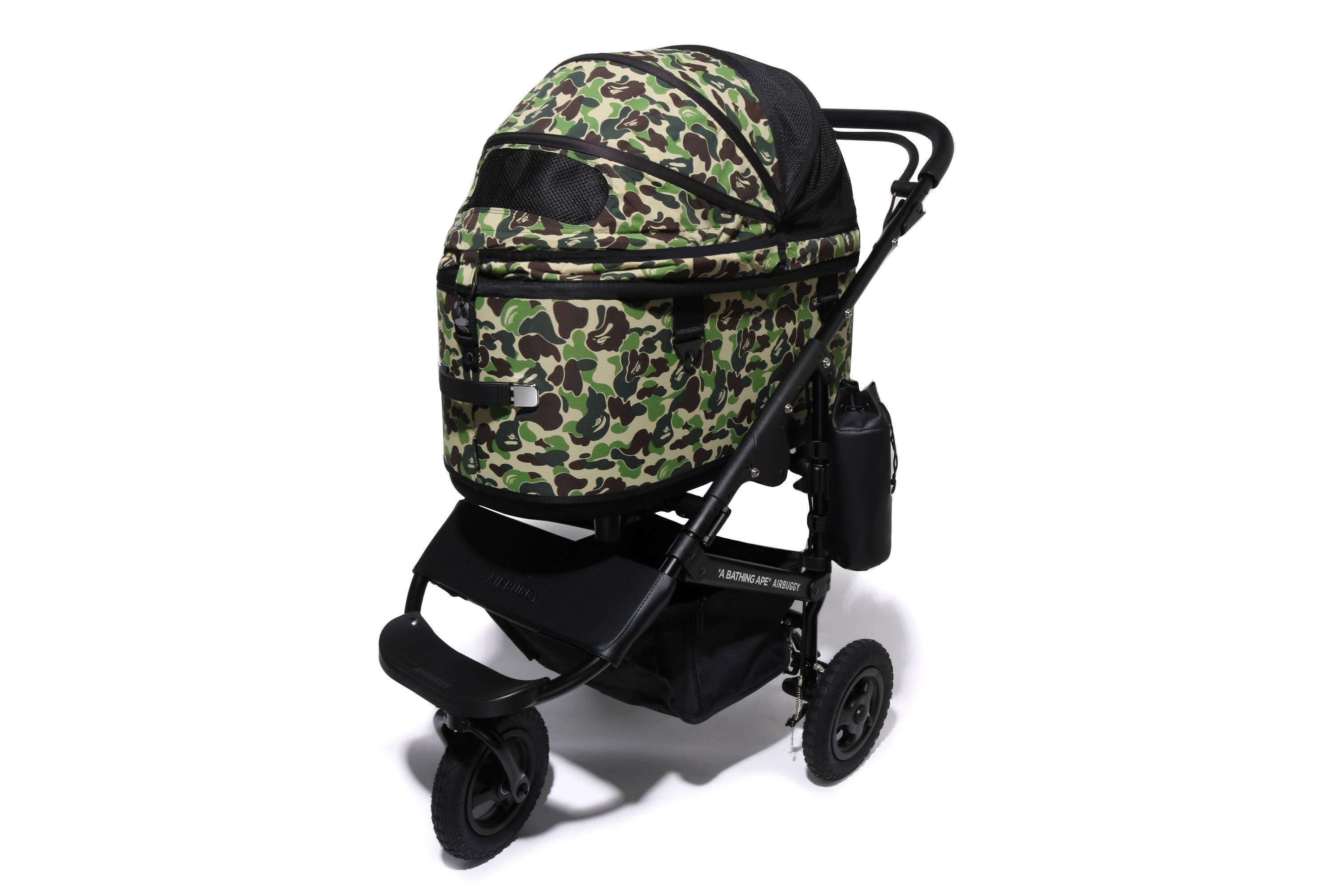 前往BAPE x AIRBUGGY 聯名限定寵物推車購買連結