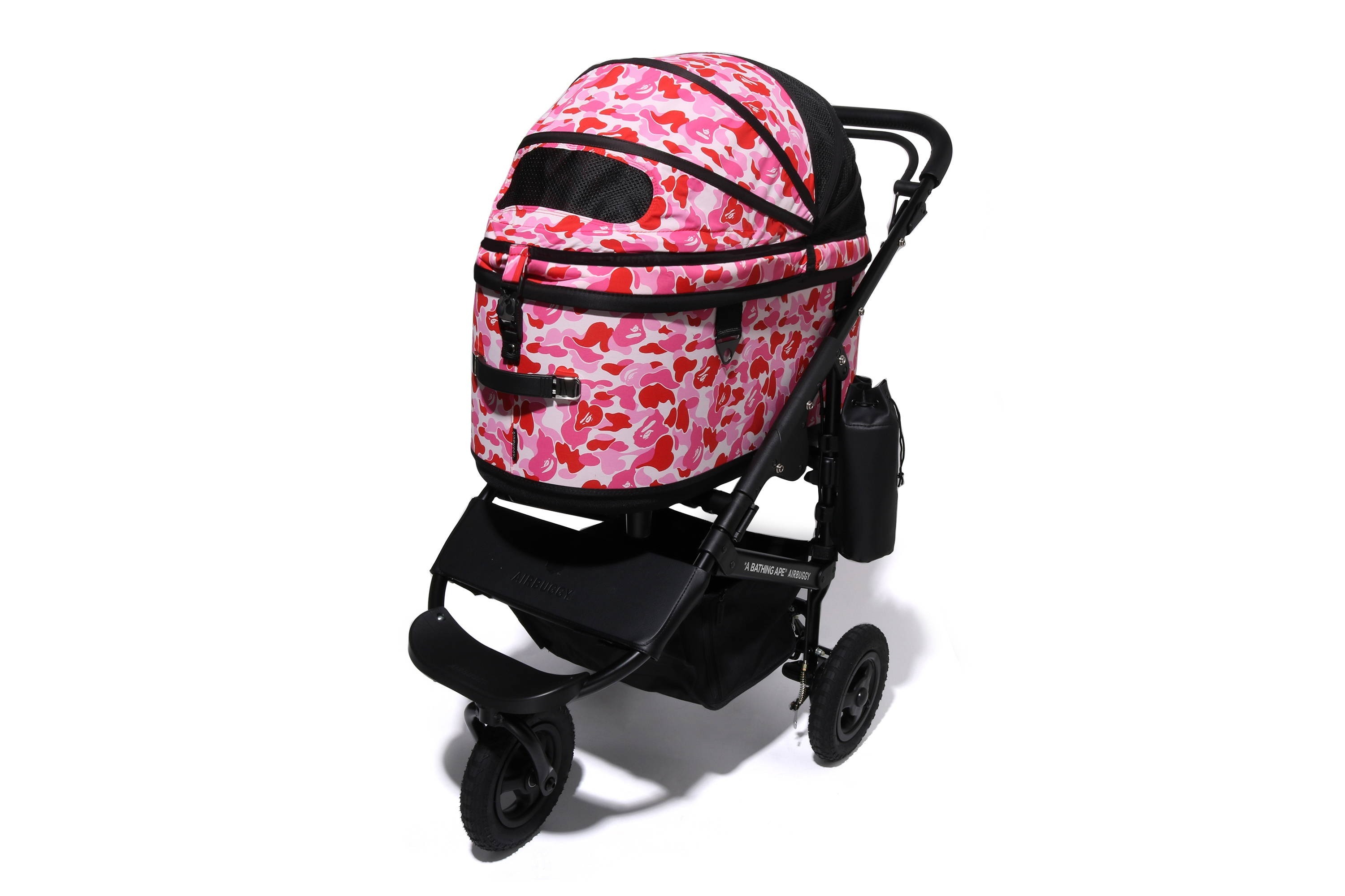 A bathing APE x AIRBUGGY 聯名限定寵物粉紅迷彩推車45度正面照 點選及前往購買頁面