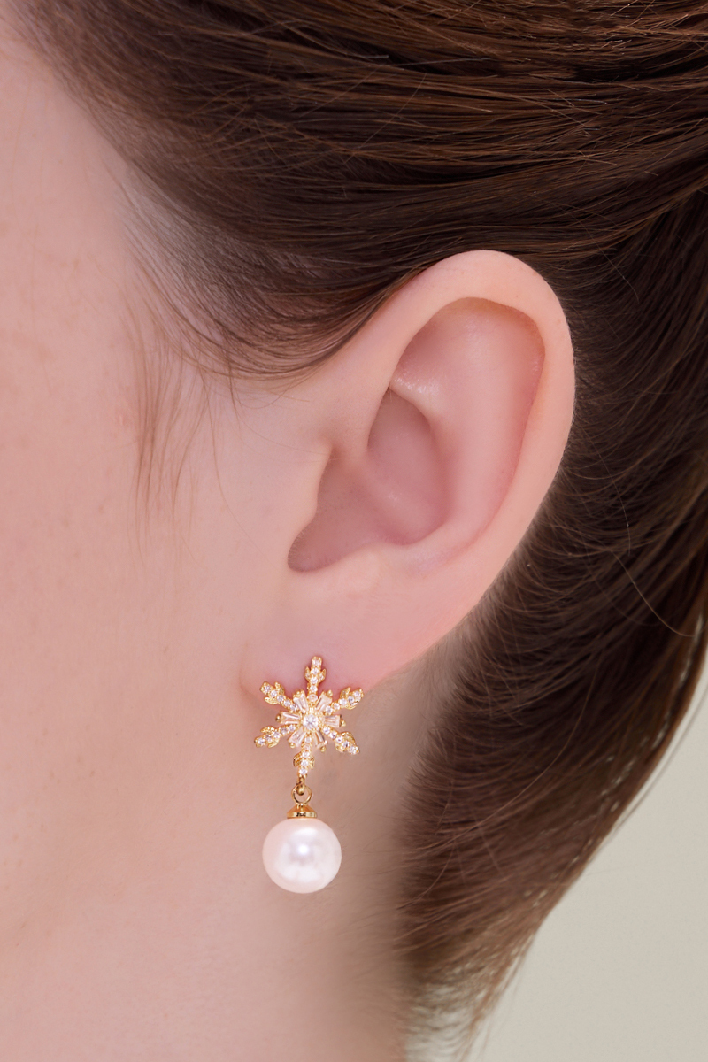 雪花珍珠鋯石。銀針耳環