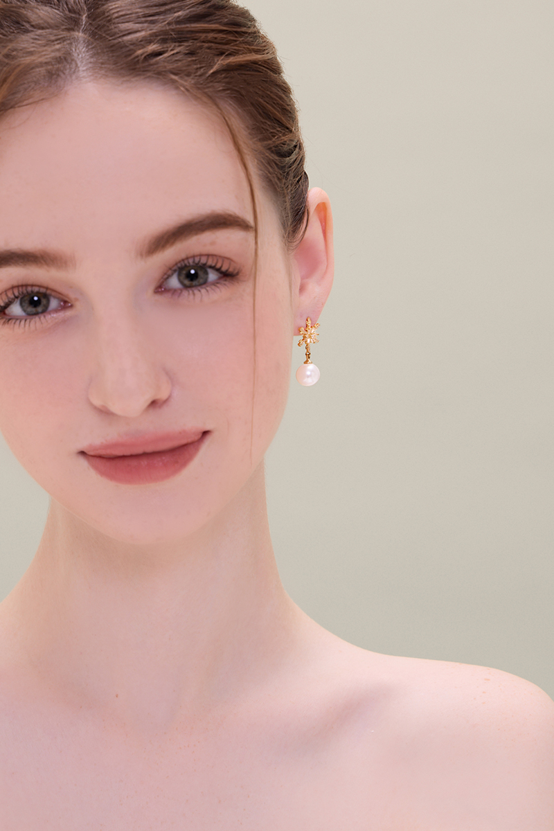 雪花珍珠鋯石。夾式耳環