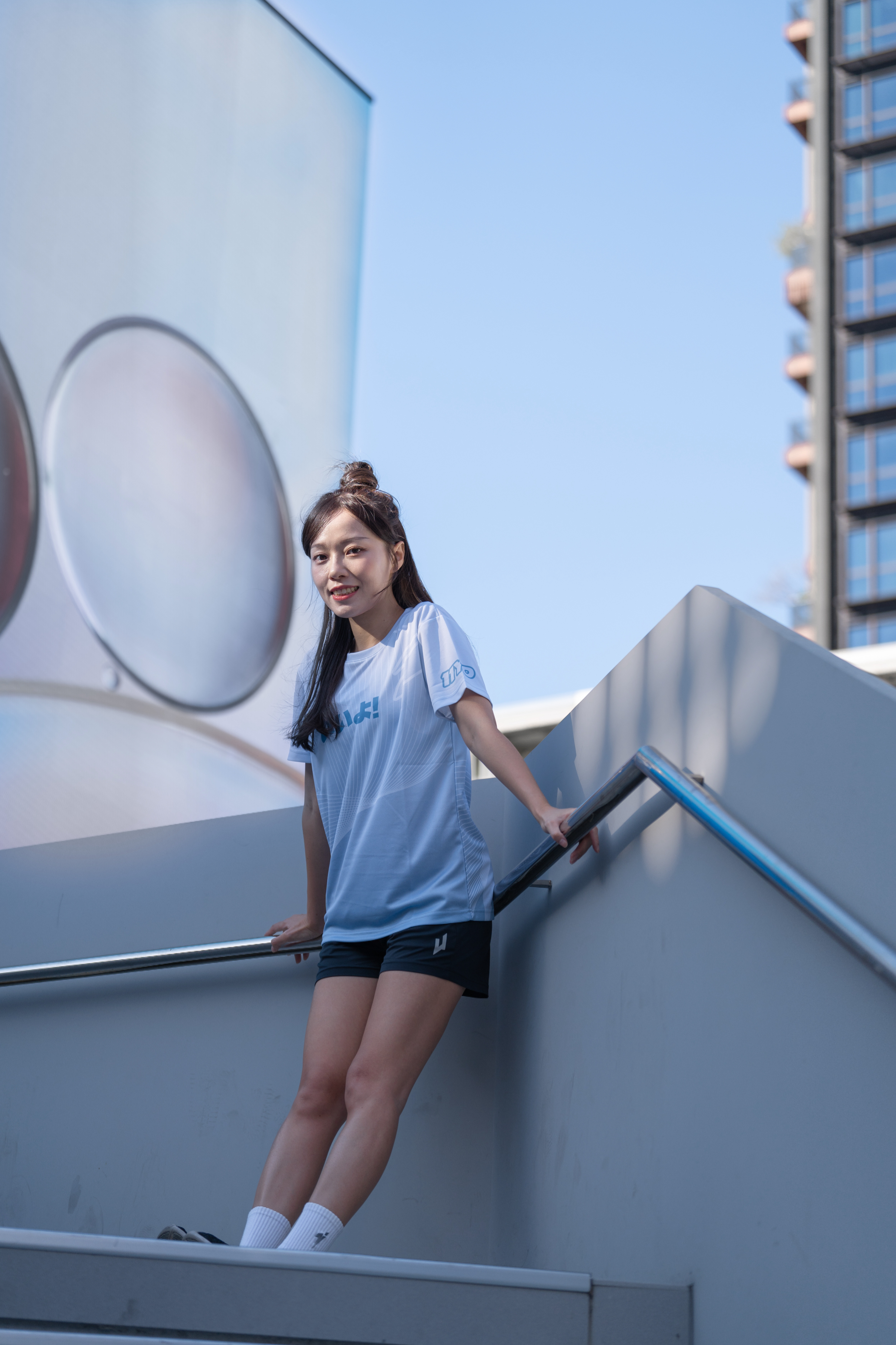 【DLIVE x 排球精靈YIYI 】昇華圓領T - 韻律泳