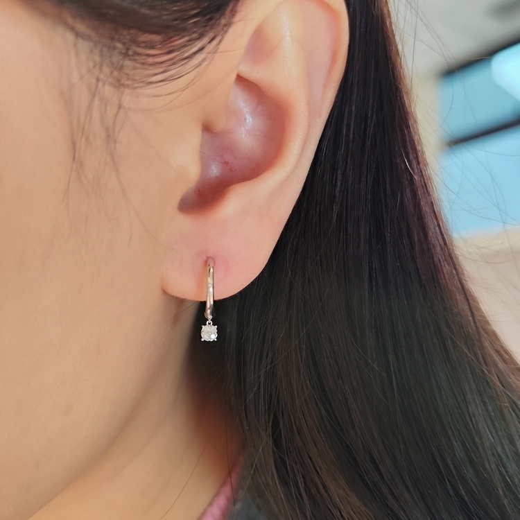 18K白金鑽石垂墜款耳環