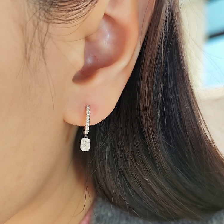 18K白金鑽石垂墜款耳環