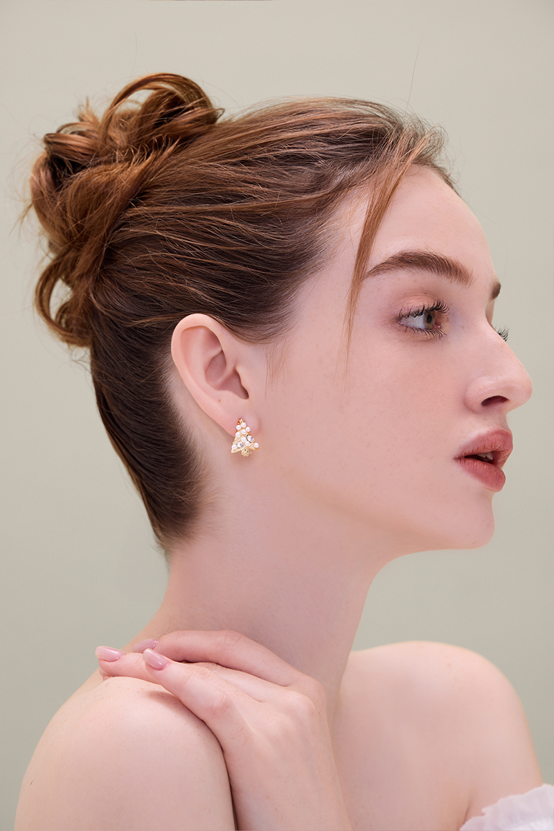 聖誕限定珍珠鋯石聖誕樹。夾式耳環