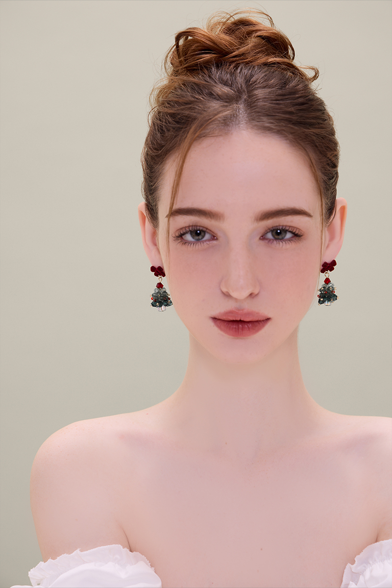 聖誕限定紅絲絨聖誕樹。針式耳環