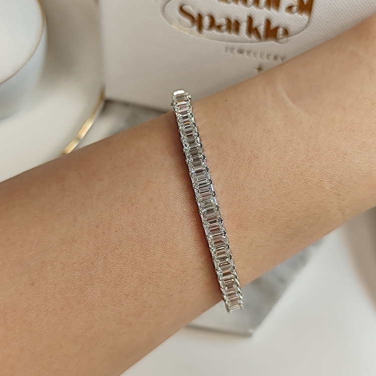 18KW 24pt Emerald Cut Diamond Bangle