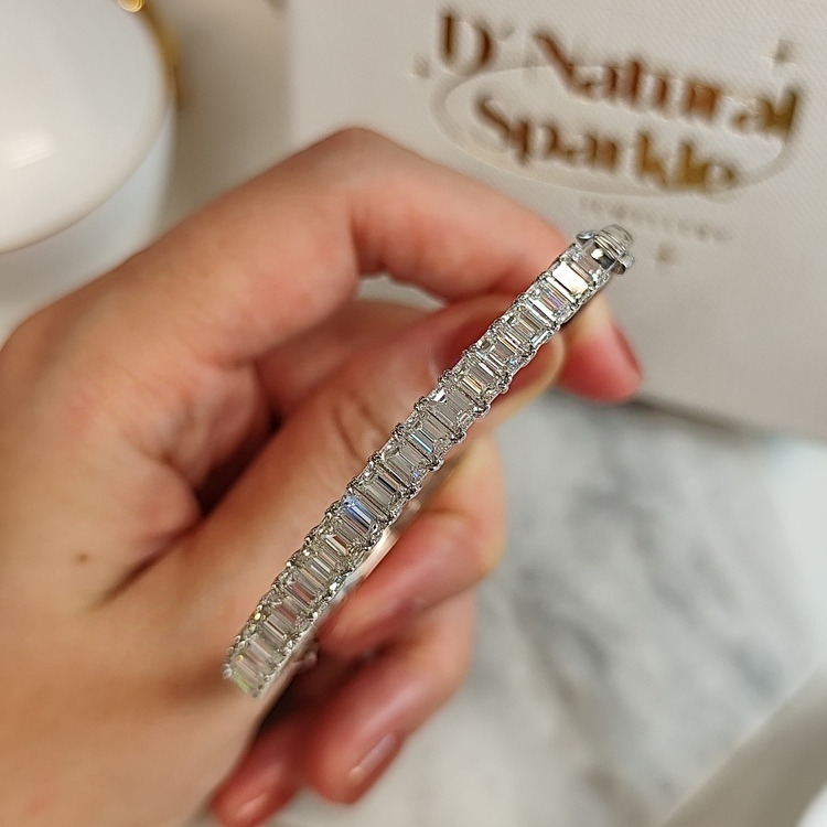 18KW 24pt Emerald Cut Diamond Bangle