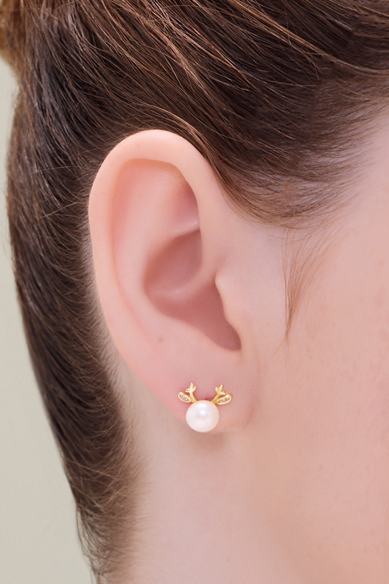 【925純銀】聖誕限定淡水珍珠小鹿。銀針耳環(金)