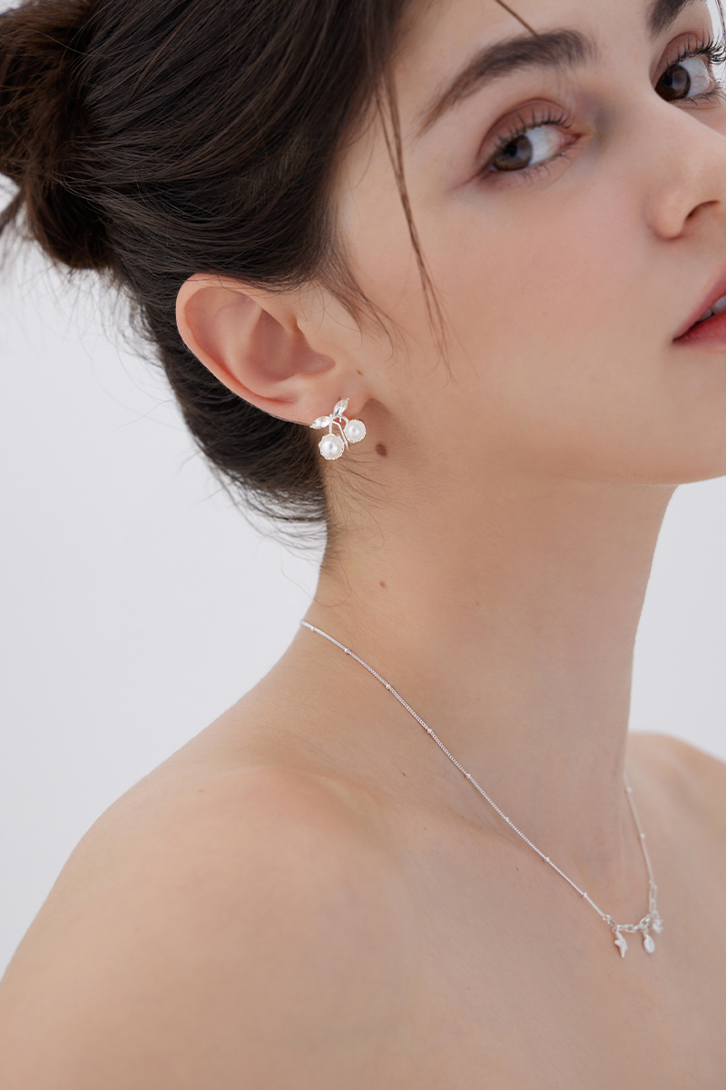 櫻桃珍珠。夾式耳環