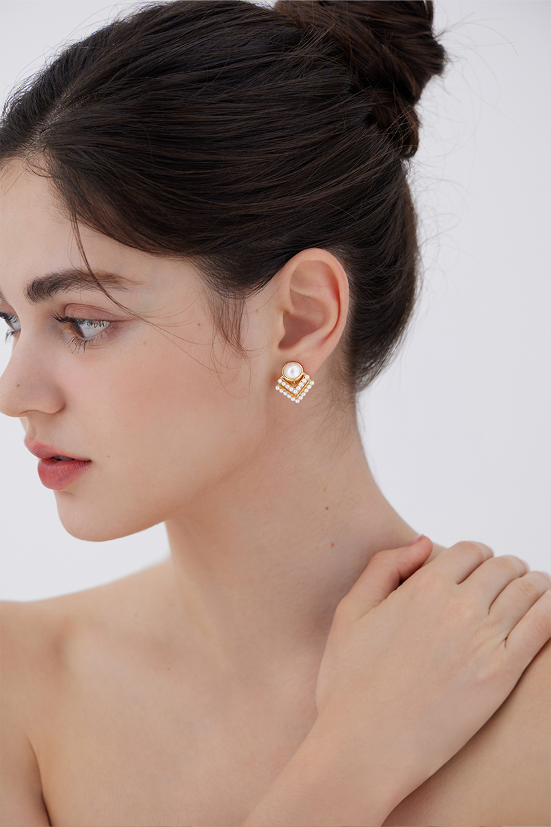 宫廷雙層珍珠。夾式耳環