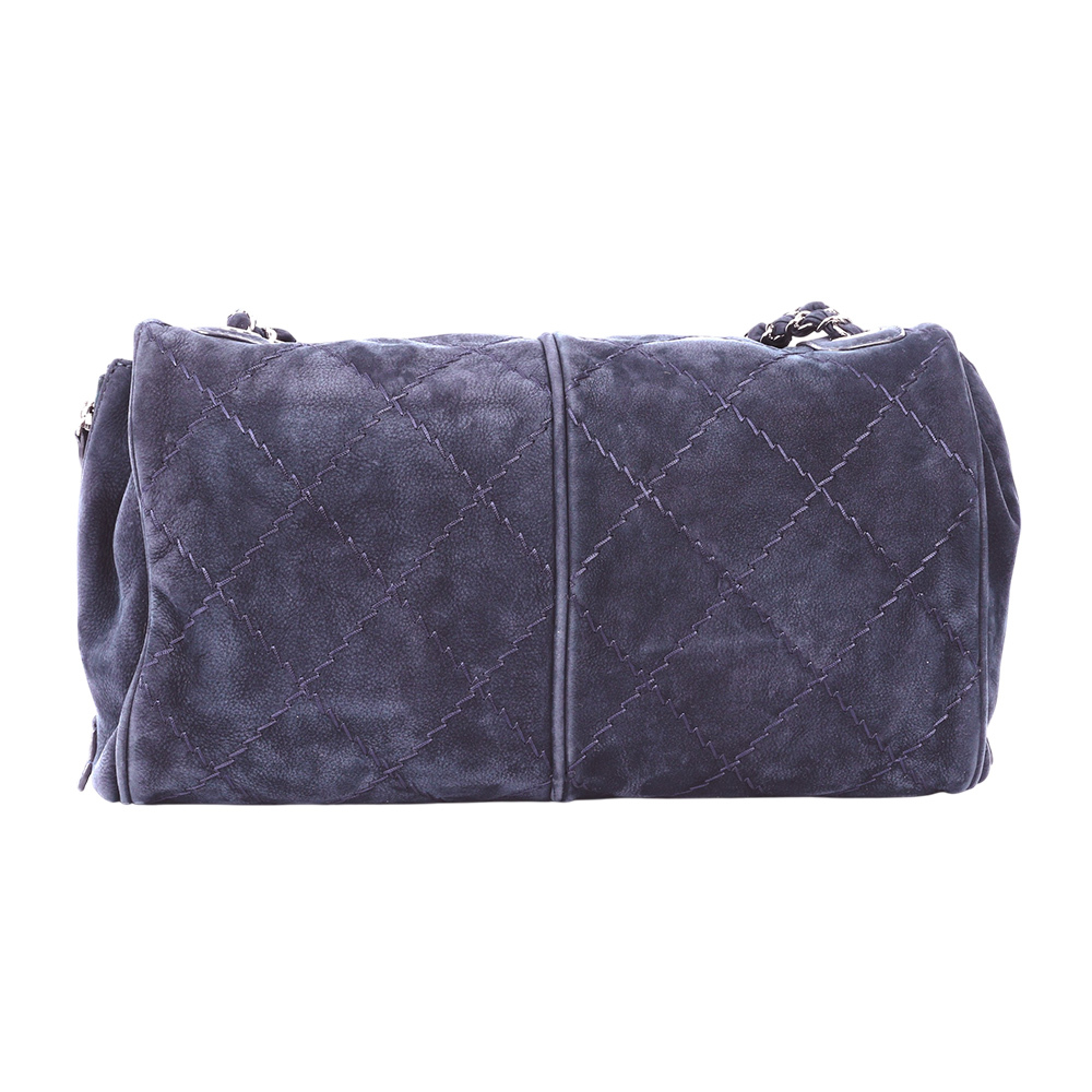 【CHANEL】銀色CC Logo 縫線設計麂皮肩背包(藍紫色)CH11000536