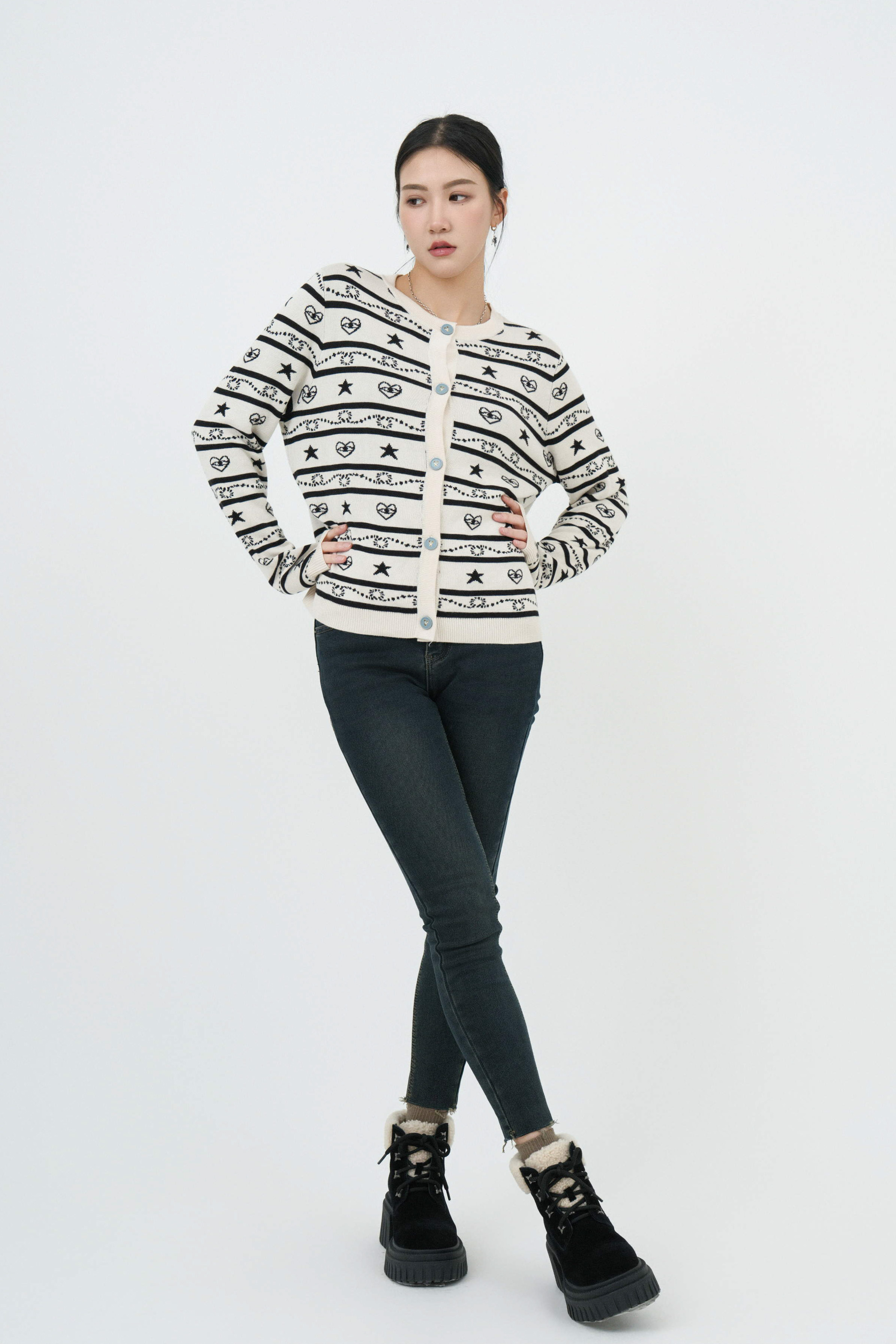 FW24_0290（針織外套+牛仔褲）