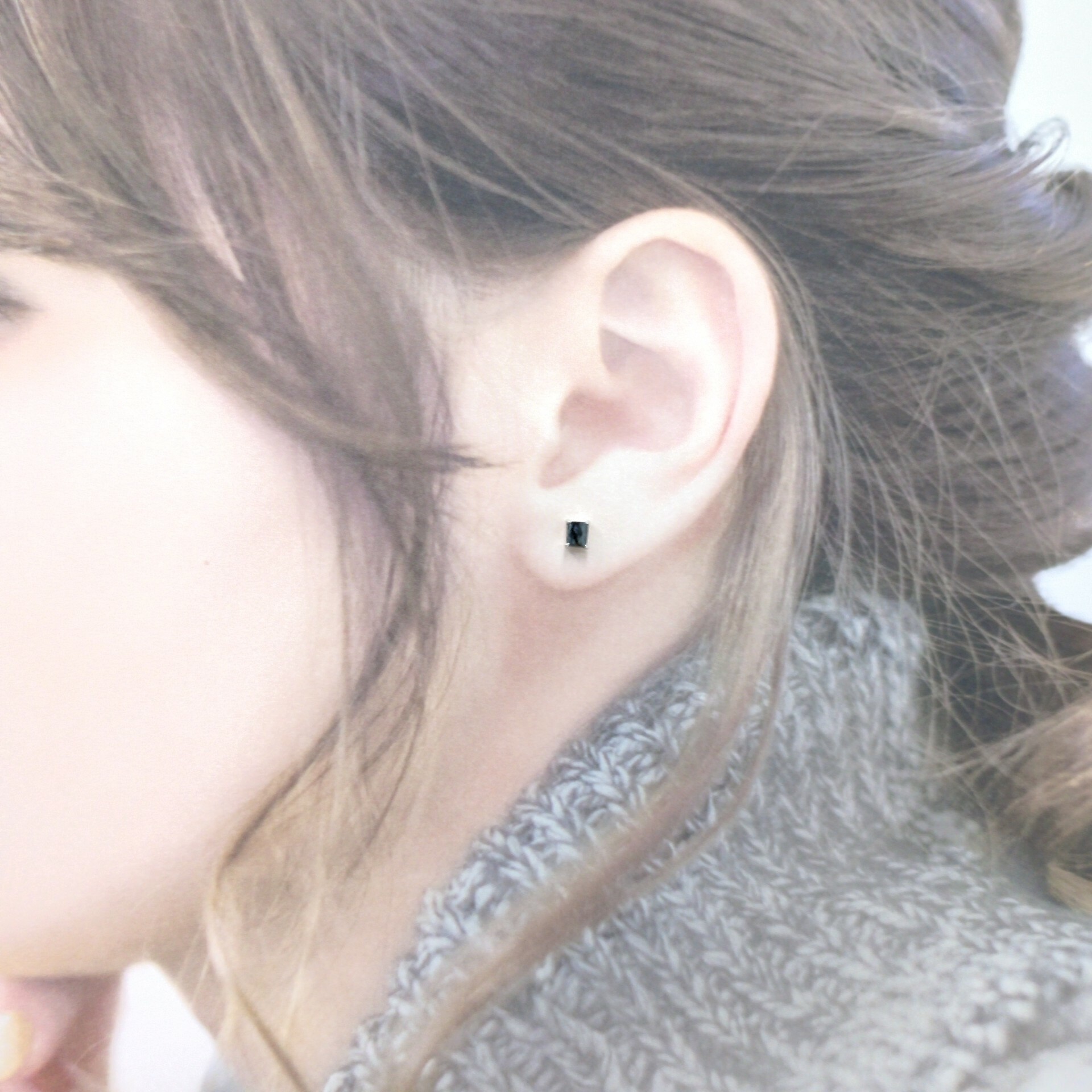 全新18K白金【主石27份方形黑鑽】單耳環