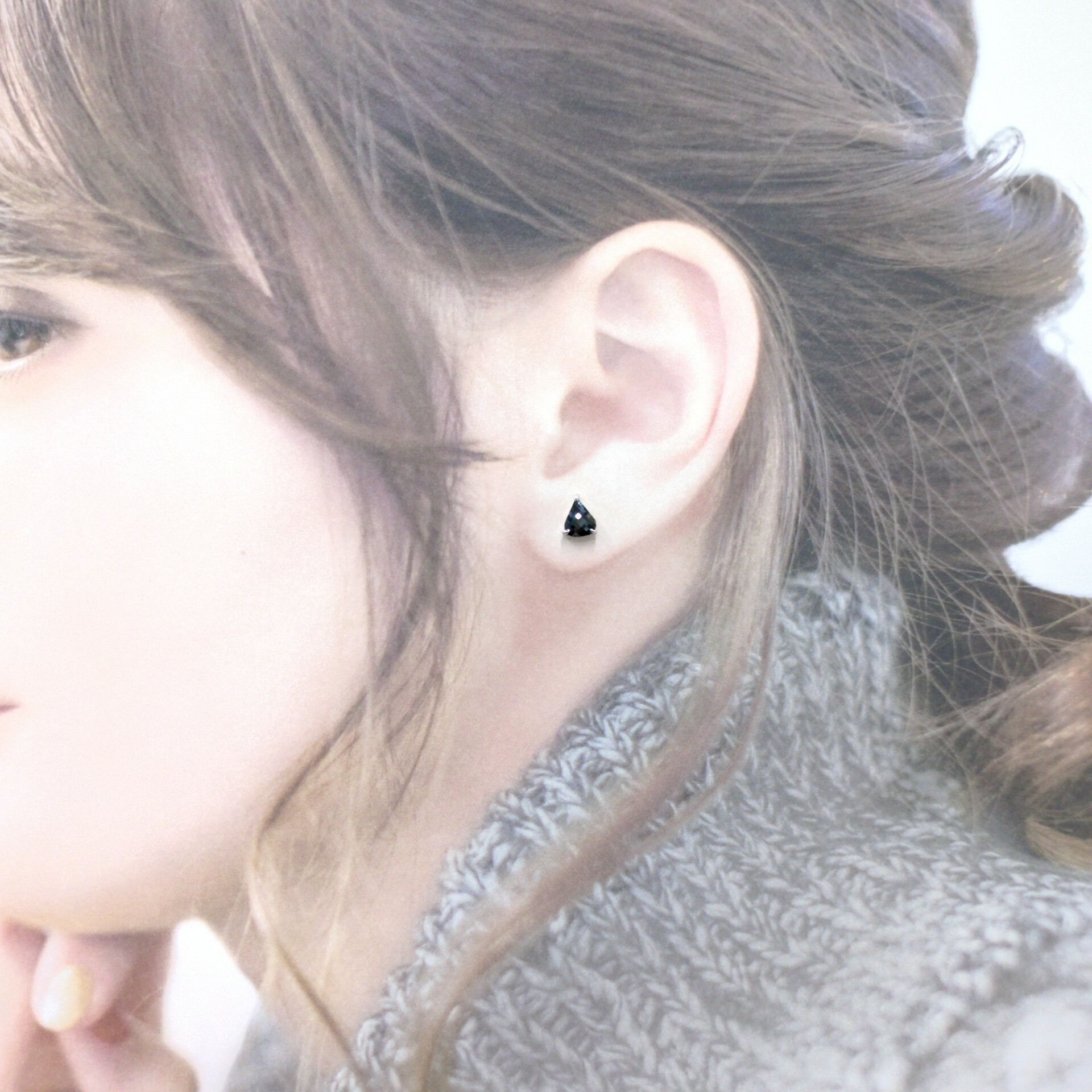 全新18K白金【主石91份梨形黑鑽】耳環