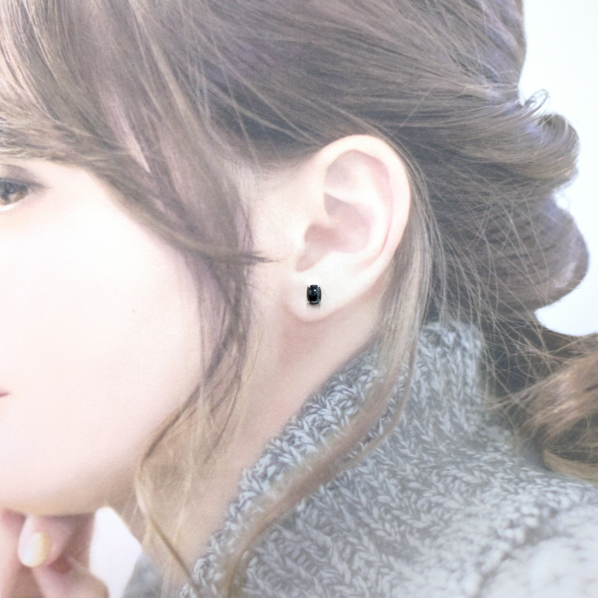 全新18K白金【主石1卡22份蛋形黑鑽】耳環