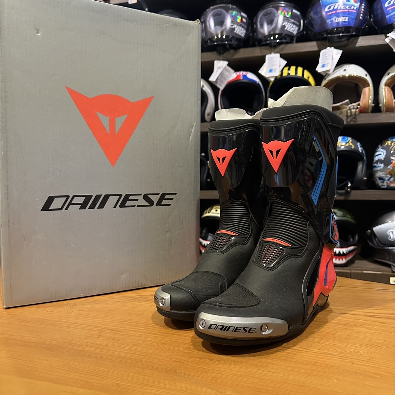 (現貨)德芯騎士部品屋Dainese 防摔鞋 Torque 3 Out  運動車靴 頂級 鎂合金 中高筒