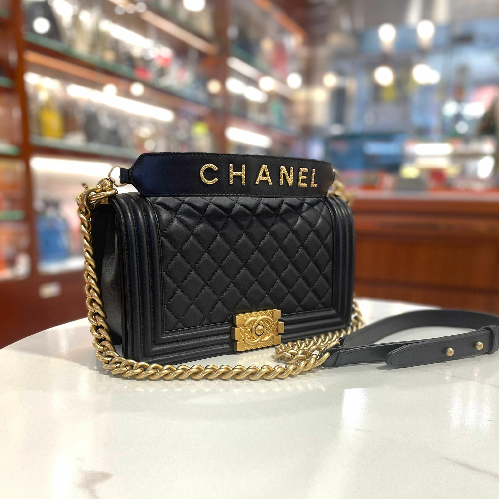 99%NEW二手BOY CHANEL 25 特別版 黑色羊皮菱格/金扣 LEE BOY25 #香榭站正品