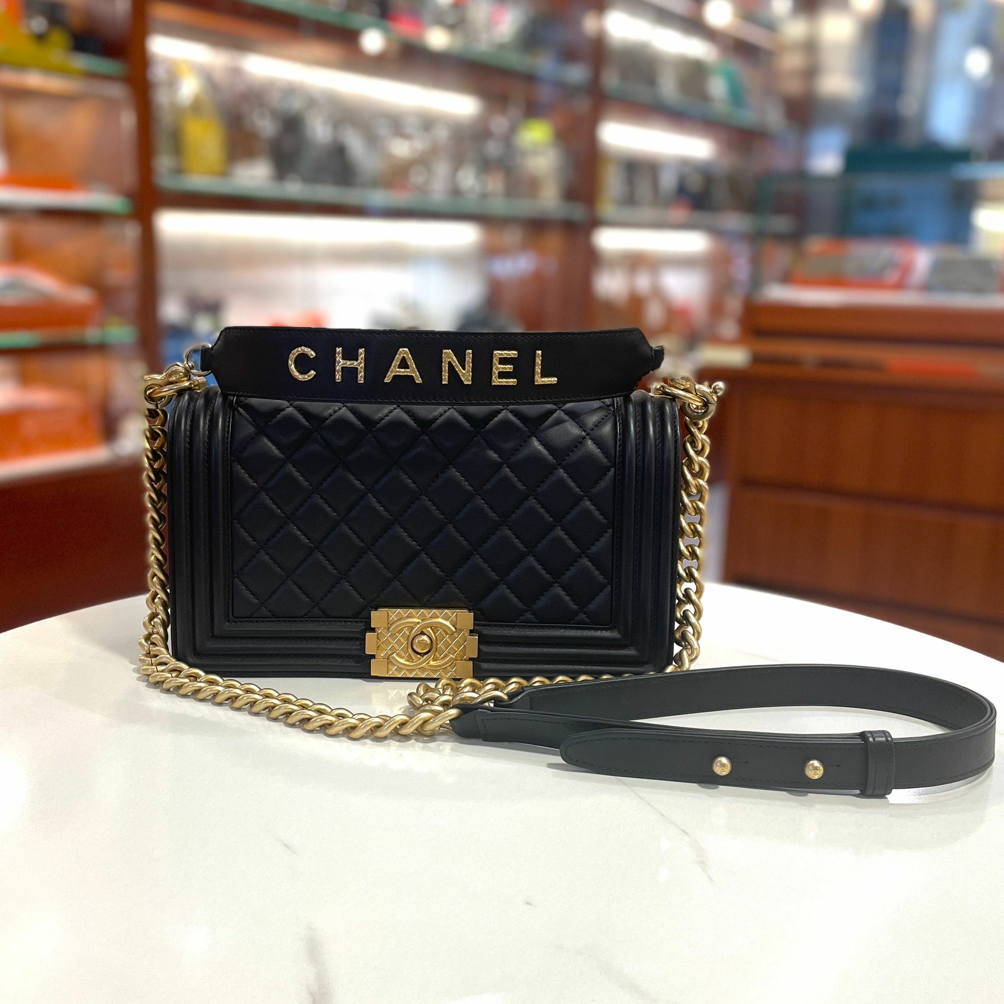 99%NEW二手BOY CHANEL 25 特別版 黑色羊皮菱格/金扣 LEE BOY25 #香榭站正品