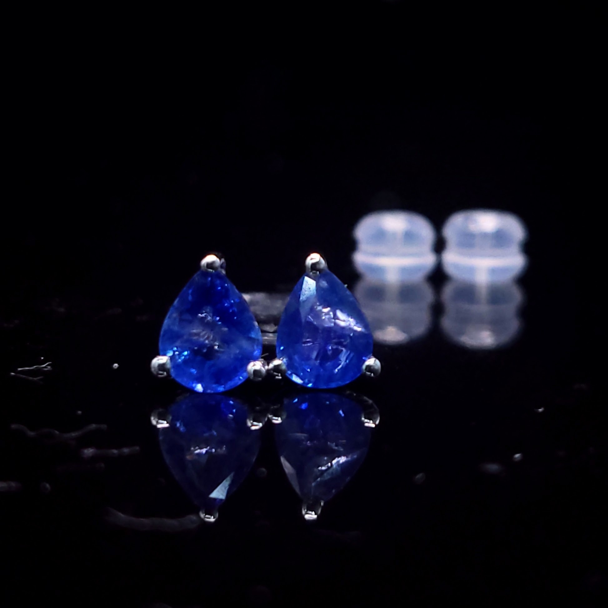 全新18K白金【主石1卡11份藍寶石】耳環