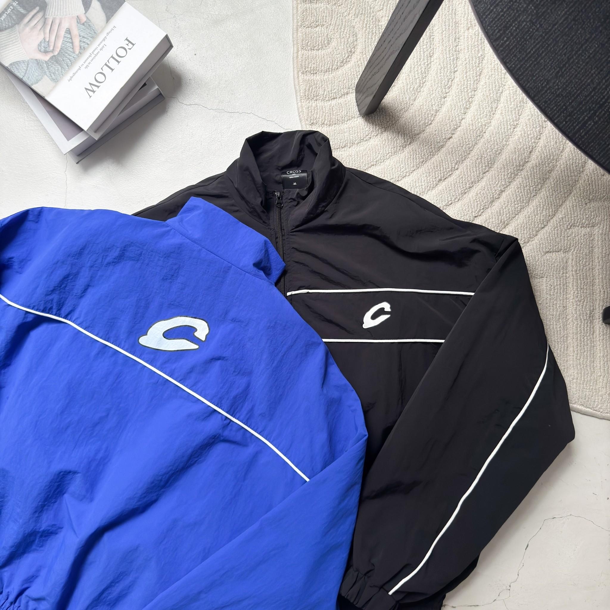 半高領C字織帶線條外套 98221