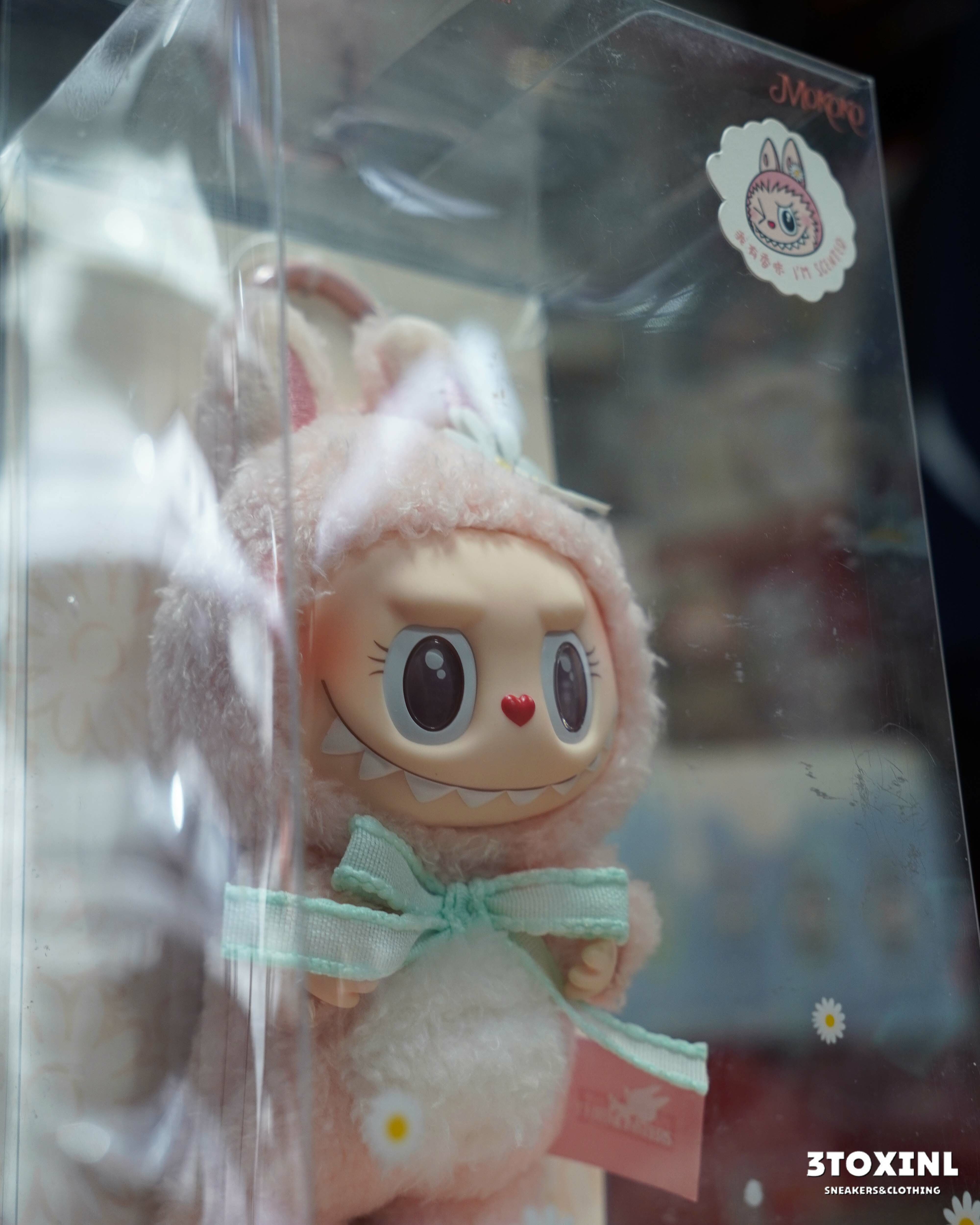 (預訂) POP MART LABUBU THE MONSTER CLOSE TO SWEET【樂園限定】