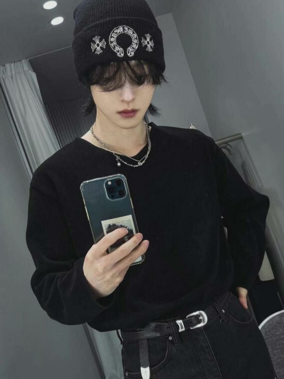 淨色V領暗直紋長袖衫 RAYGUN-016T