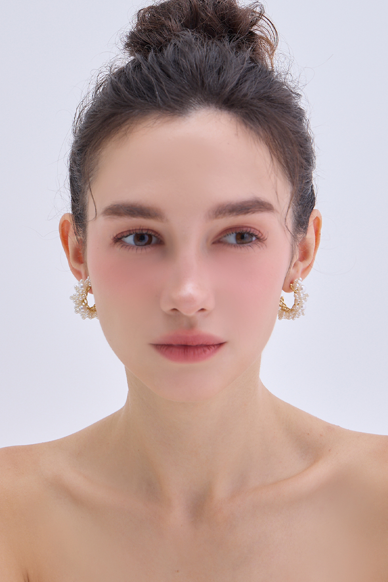 法式優雅珍珠C型。銀針耳環