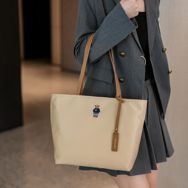 💕新品💕大容量拉鍊熊熊刺繡肩背包-米色現貨