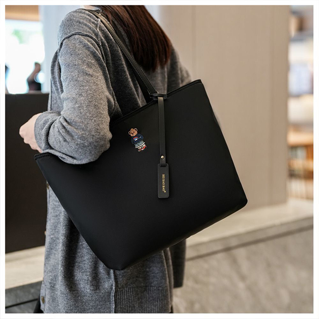 💕新品💕大容量拉鍊熊熊刺繡肩背包-米色現貨