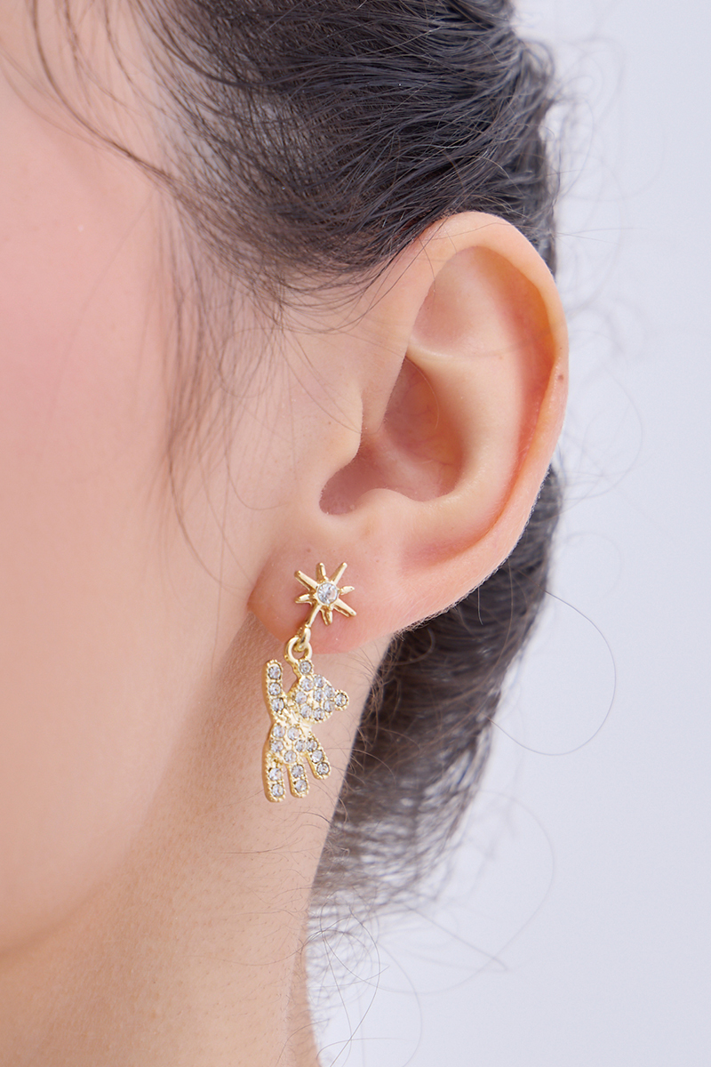 摘心小熊。銀針耳環